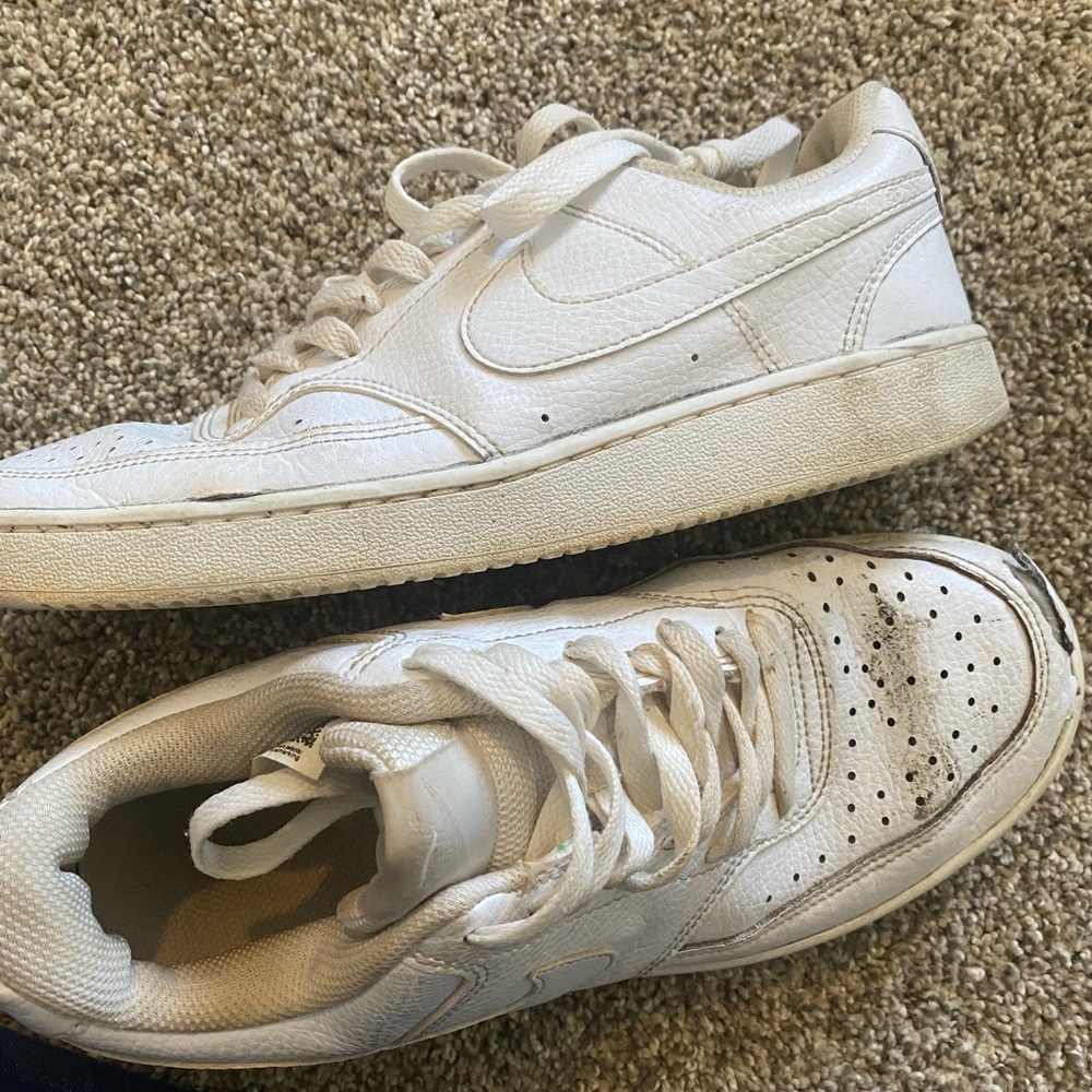 Nike tennis shoes